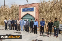 به مناسبت هفته دفاع مقدس :
مراسم غبار روبی و عطر افشانی  مزار شهدا  توسط همکاران اداری ، هیات علمی و جمعی از دانشجویان برگزار گردید. 3