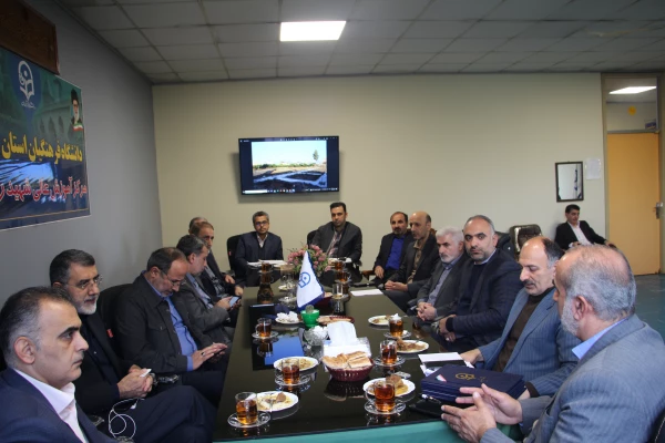 نشست هم اندیش با مسئولان 4